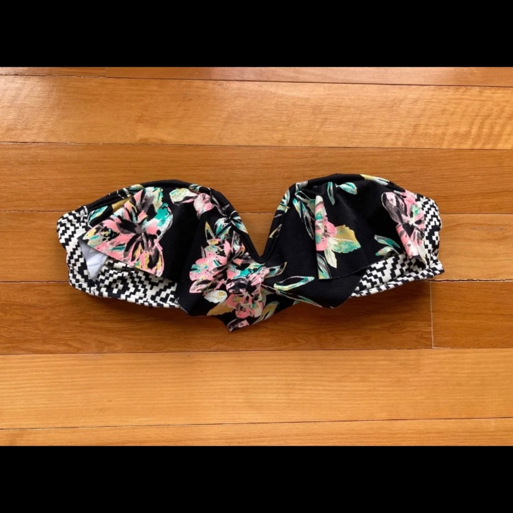Black floral bikini top